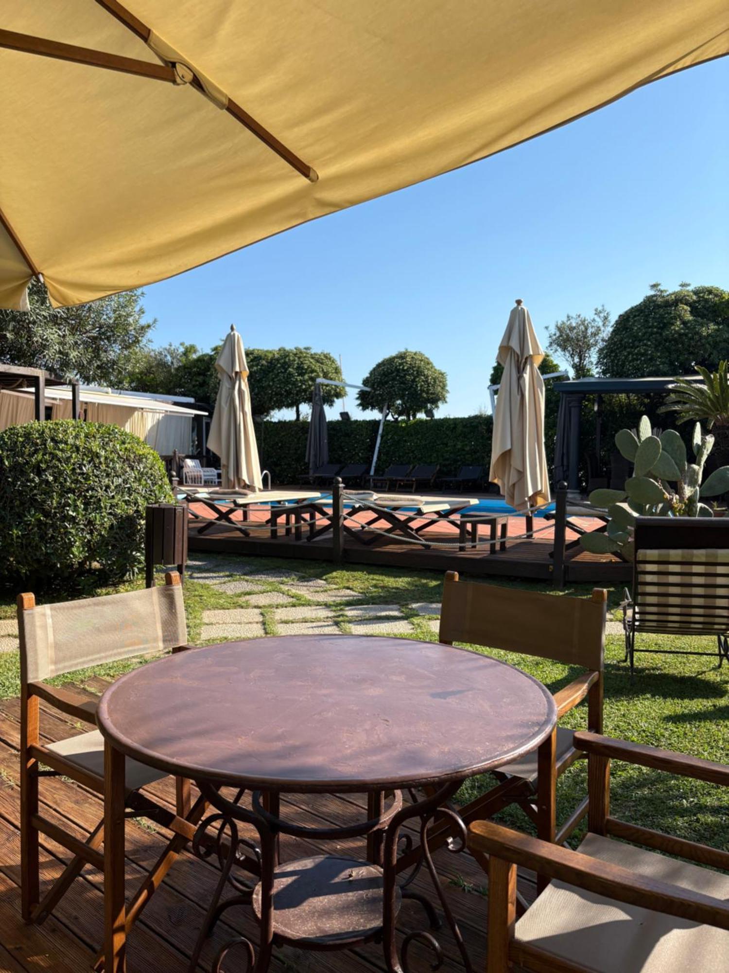 Hotel Atlantic Marina Di Carrara Bagian luar foto