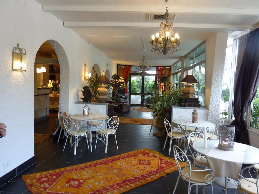 Hotel Atlantic Marina Di Carrara Bagian luar foto