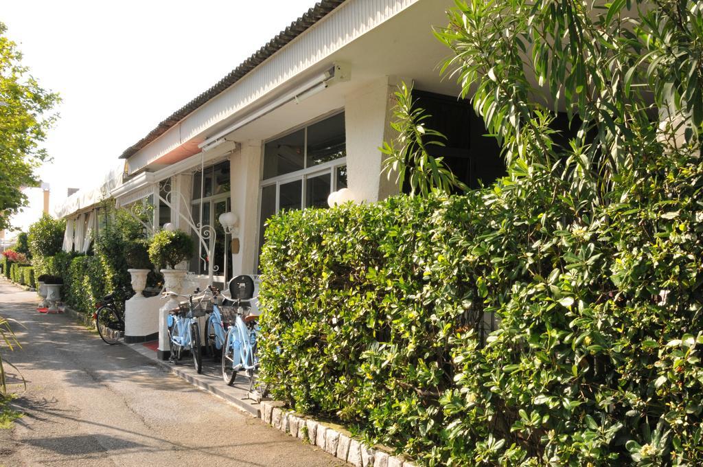 Hotel Atlantic Marina Di Carrara Bagian luar foto