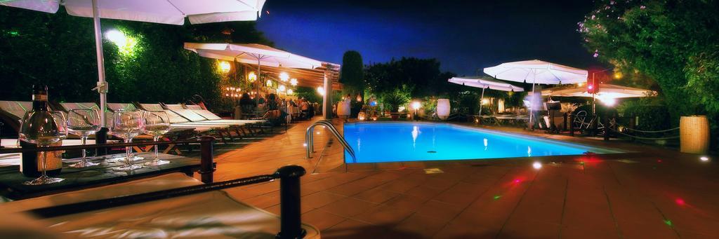 Hotel Atlantic Marina Di Carrara Bagian luar foto